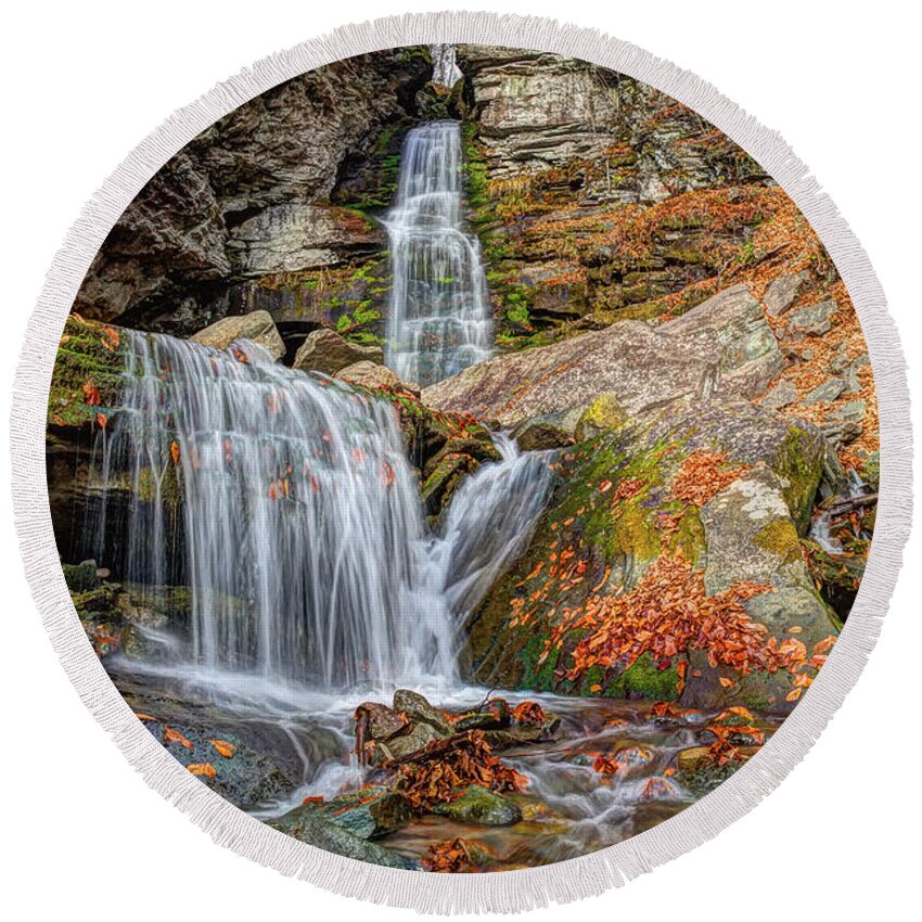 Denning Ny Round Beach Towel featuring the photograph Autumns end by Rick Kuperberg Sr