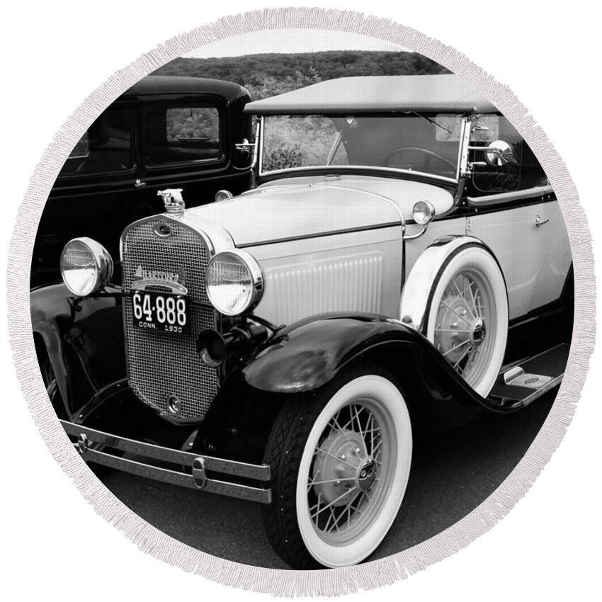 Cars Round Beach Towel featuring the photograph Back in Time by Charles HALL