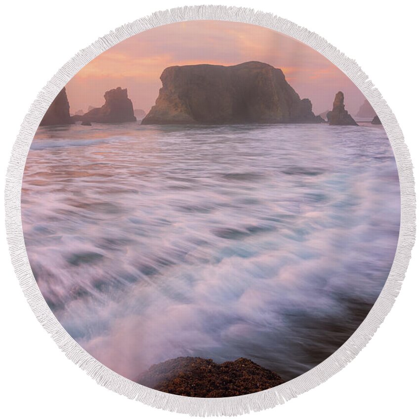 Oregon Round Beach Towel featuring the photograph Bandon's Sunset Rush by Darren White