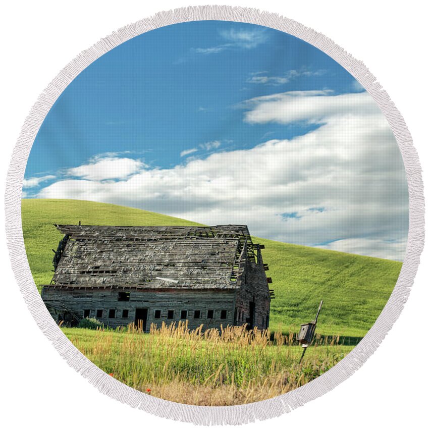 Outdoors Round Beach Towel featuring the photograph Barn and Birdhouse by Doug Davidson