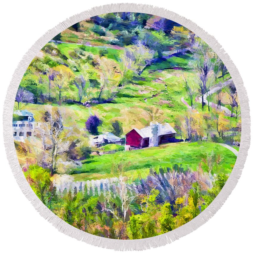 Barn Round Beach Towel featuring the photograph Barn In The Valley by Kerri Farley