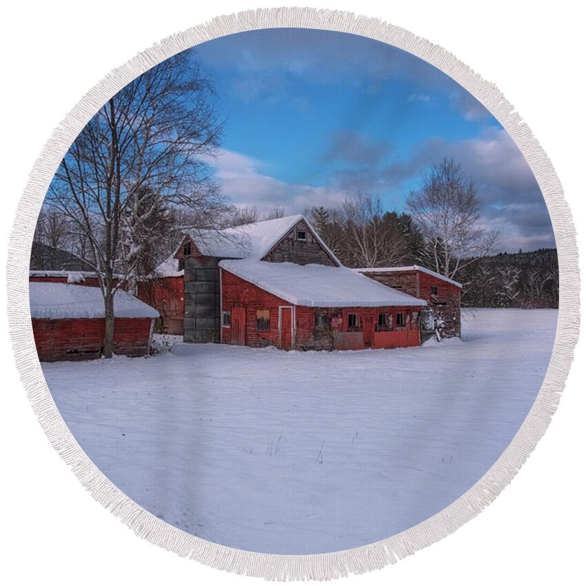 Williamsville Vermont Round Beach Towel featuring the photograph Barns In Winter by Tom Singleton