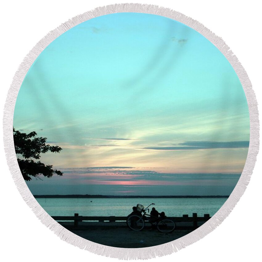 Bay Round Beach Towel featuring the photograph Bay Breeze by Susan Carella