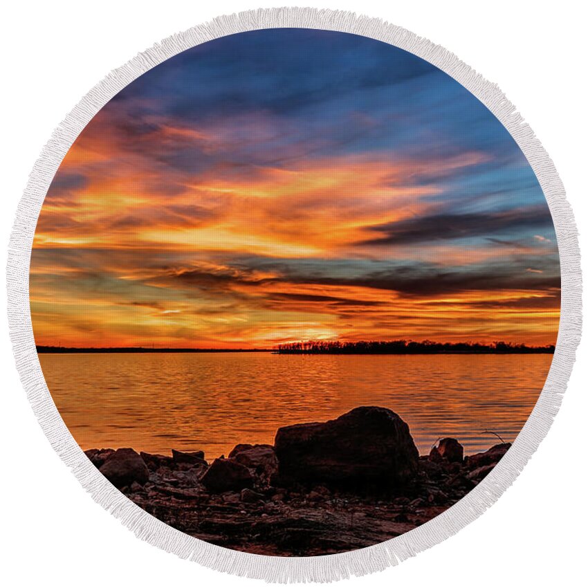 Horizontal Round Beach Towel featuring the photograph Beauty in Nature by Doug Long