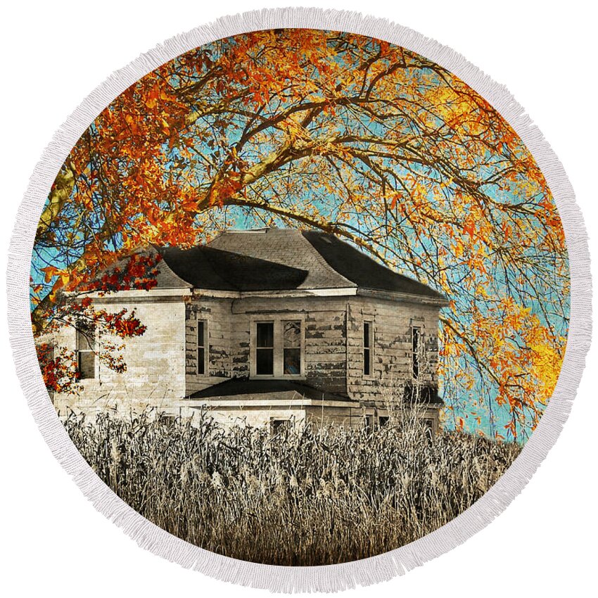 Beauty Surrounds Deserted Home Round Beach Towel featuring the photograph Beauty Surrounds Deserted Home by Kathy M Krause