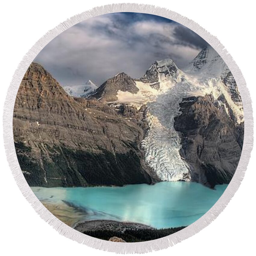 Berg Lake Round Beach Towel featuring the photograph Berg Lake, Mount Robson Provincial Park by Clarke Wiebe