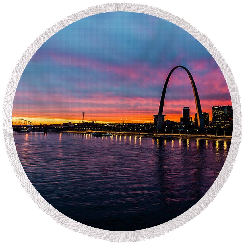 St. Louis Round Beach Towel featuring the photograph Beyond the Gateway by Marcus Hustedde