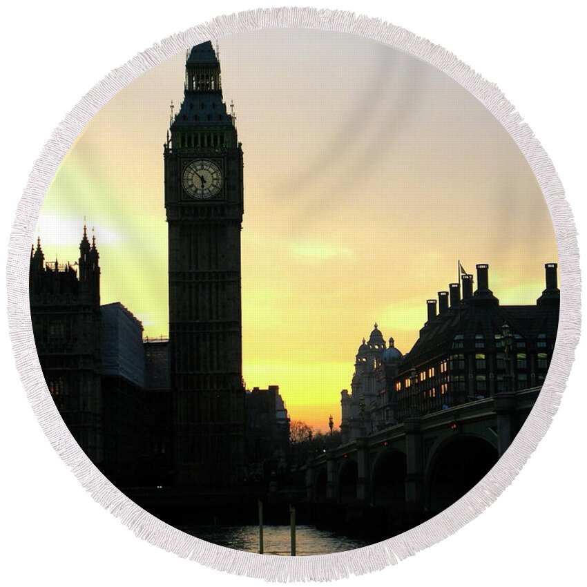 Big Ben London Westminster Round Beach Towel featuring the photograph Big Ben at Dusk by Ian Sanders