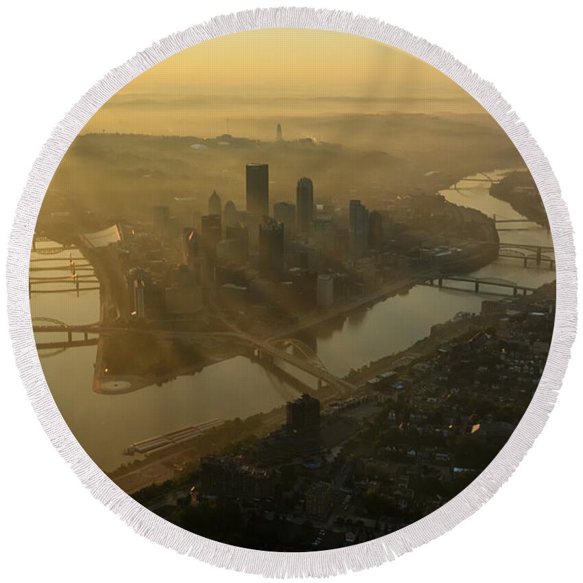 Pittsburgh Round Beach Towel featuring the photograph Black and Gold by Amanda Jones