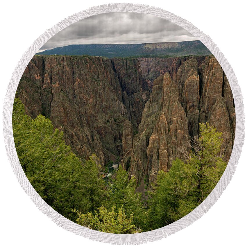 Black Canyon Of The Gunnison Round Beach Towel featuring the photograph Black Canyon 2 by Steve L'Italien