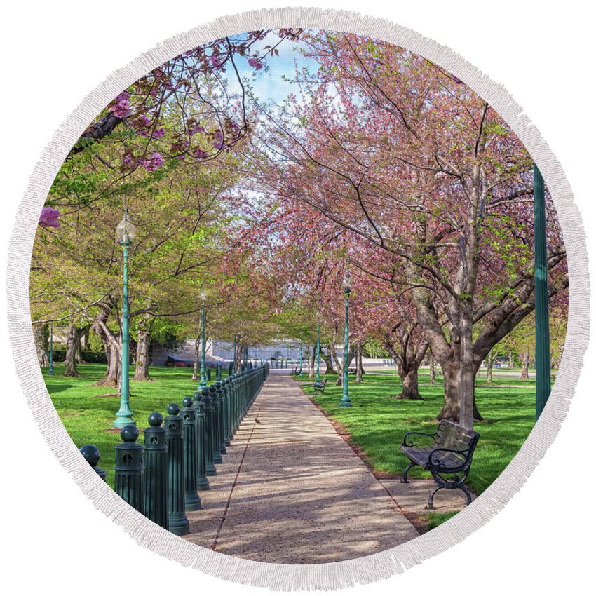 City Round Beach Towel featuring the photograph Blooms In The Park by Jonathan Nguyen