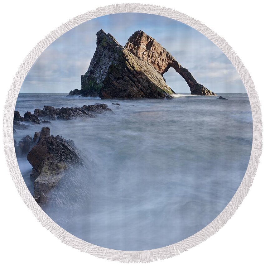 Bow Fiddle Rock Round Beach Towel featuring the photograph Bow Fiddle Rock by Stephen Taylor