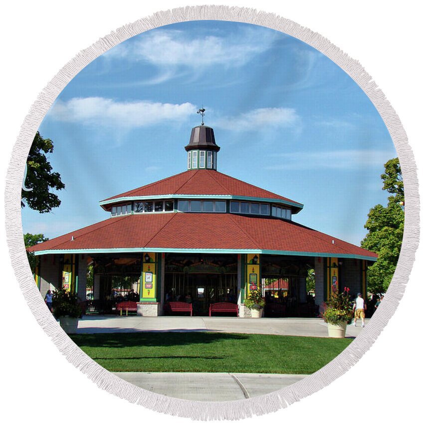 Carousel Round Beach Towel featuring the photograph Brookfield Zoo Carousel by Sandy Keeton