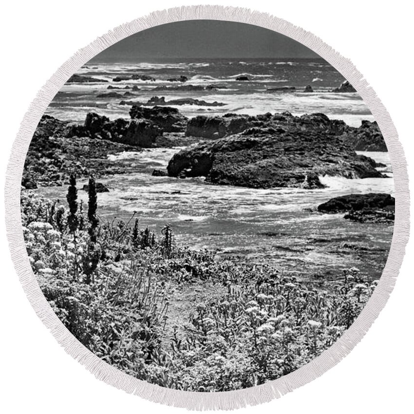 California Coast Round Beach Towel featuring the photograph California Coast No. 9-2 by Sandy Taylor