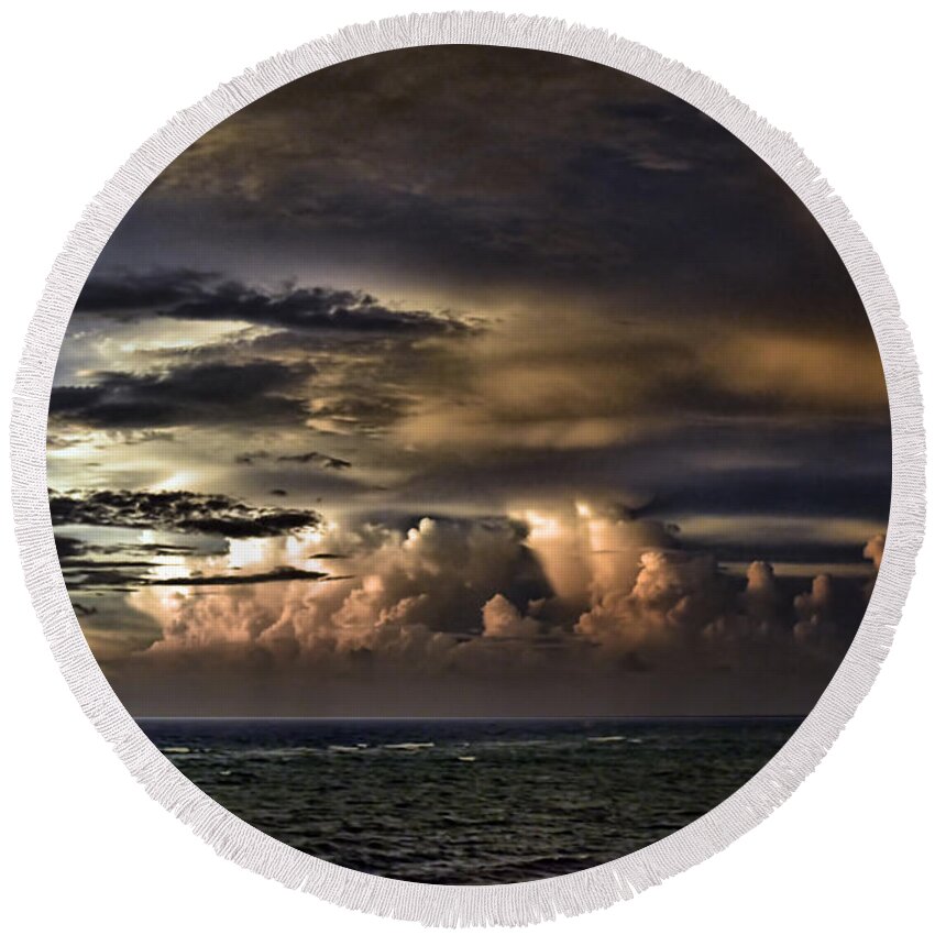 Storm Round Beach Towel featuring the photograph Calm Before Storm by Judy Wolinsky