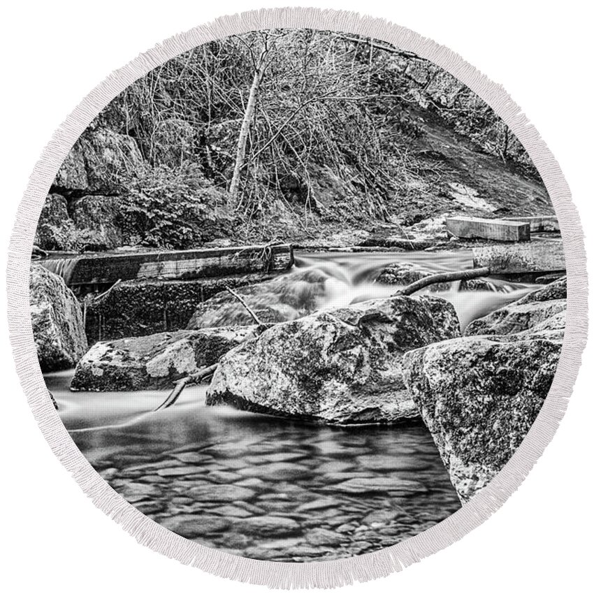 Caradocs Falls Round Beach Towel featuring the photograph Caradocs Falls 1 Mono by Steve Purnell
