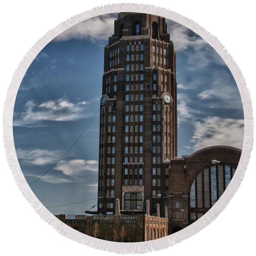 Buildings Round Beach Towel featuring the photograph Central Terminal 15128 by Guy Whiteley