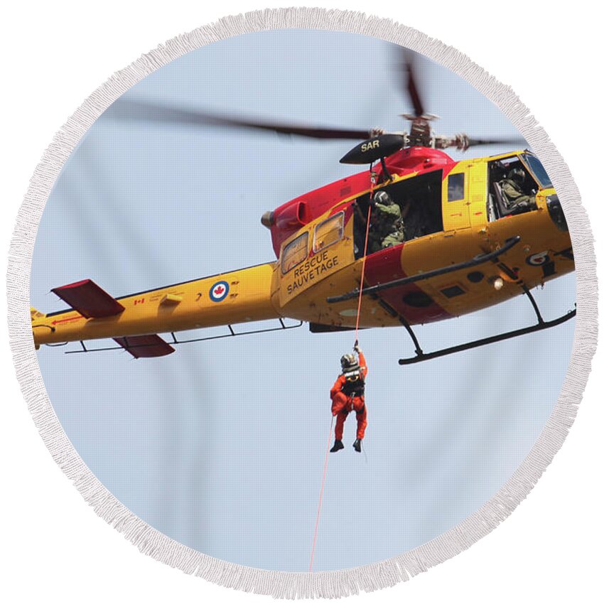 Single Object Round Beach Towel featuring the photograph Ch-146 Griffon Of The Canadian Forces by Timm Ziegenthaler