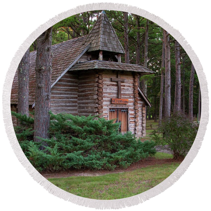 Missouri Round Beach Towel featuring the photograph Chapel in the Woods by Steve Stuller