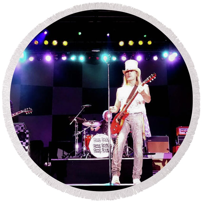 Rockford Illinois Round Beach Towel featuring the photograph Cheap Trick by Kip Krause