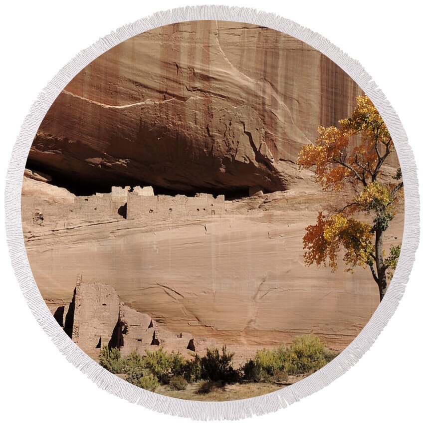 Canyon De Chelly Round Beach Towel featuring the photograph Cliff Dwellings by Gordon Beck