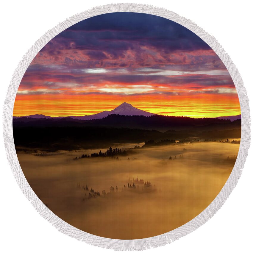 Sandy River Round Beach Towel featuring the photograph Colorful Foggy Sunrise over Sandy River Valley by David Gn