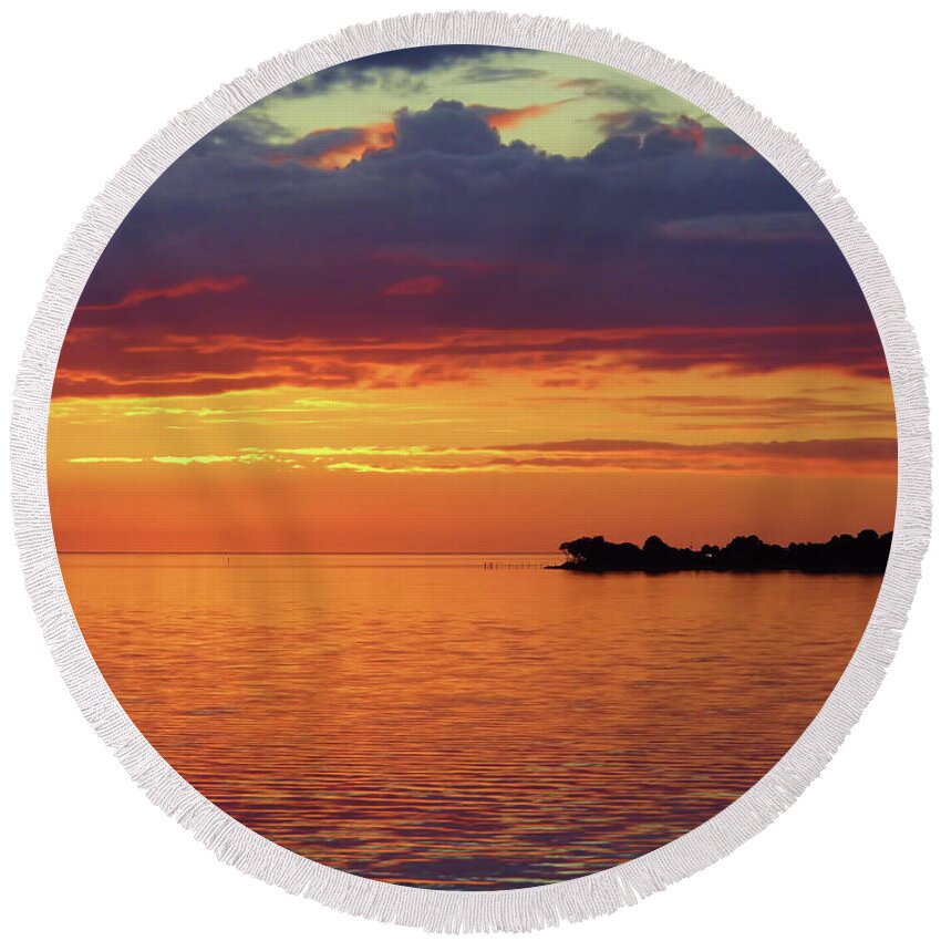 Sunset Round Beach Towel featuring the photograph Colorful Sunset Sky by D Hackett
