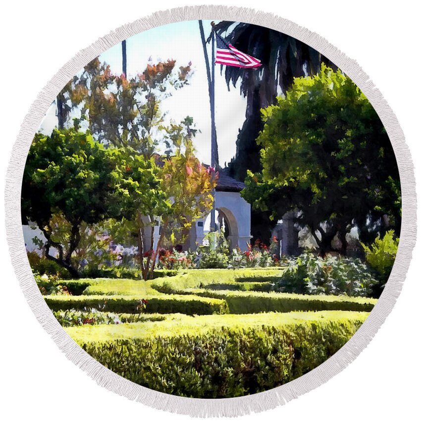 Glenn Mccarthy Round Beach Towel featuring the photograph Colors In The Garden by Glenn McCarthy Art and Photography