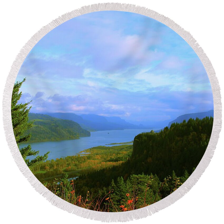 Columbia River Gorge Round Beach Towel featuring the photograph Colors of the Gorge by Douglas Berg
