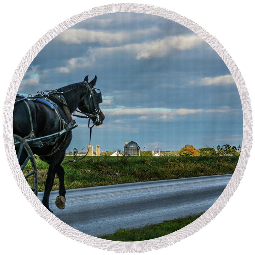 Amish Country Round Beach Towel featuring the photograph Coming Home at Dusk by Tana Reiff