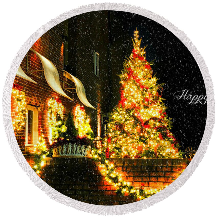 Connecticut Christmas Round Beach Towel featuring the photograph Connecticut Christmas by Diana Angstadt