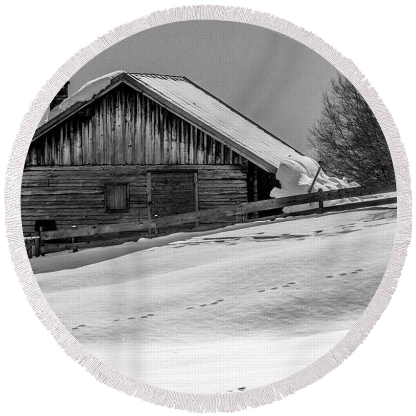 Black And White Photography Round Beach Towel featuring the photograph Cottage in winter by Wolfgang Stocker