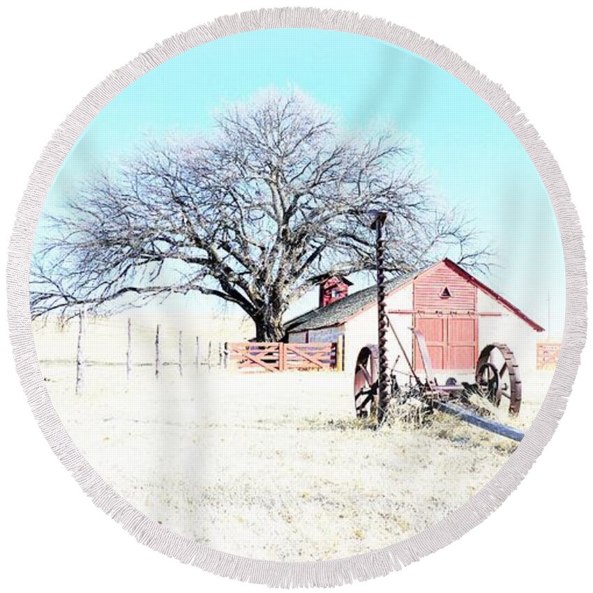 Rural Landscape Round Beach Towel featuring the photograph Cottonwood Ranch by Merle Grenz