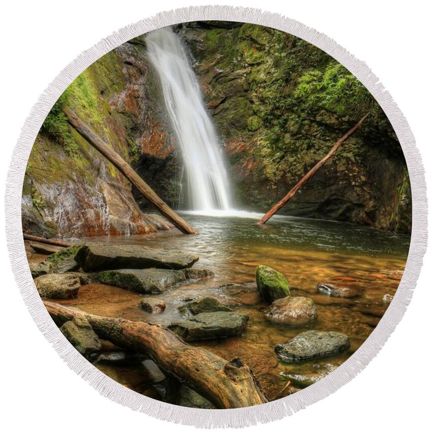Courthouse Falls Round Beach Towel featuring the photograph Courthouse Falls by Carol Montoya