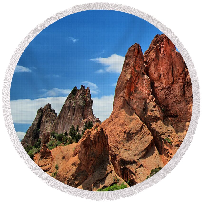 Landscape Round Beach Towel featuring the photograph Craggy Outlook by Bill Frische