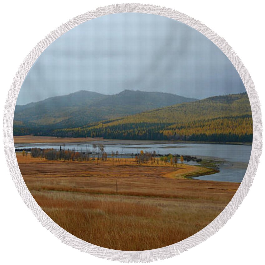 Dahl Lake Round Beach Towel featuring the photograph Dahl Lake in Autumn by Whispering Peaks Photography