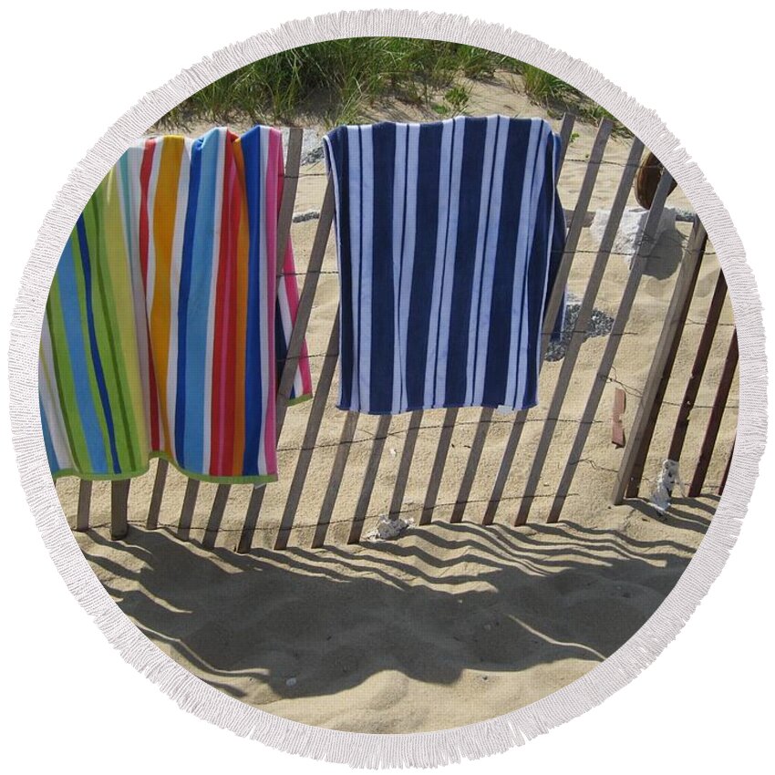 Colors Round Beach Towel featuring the photograph Day at the beach by John Scates