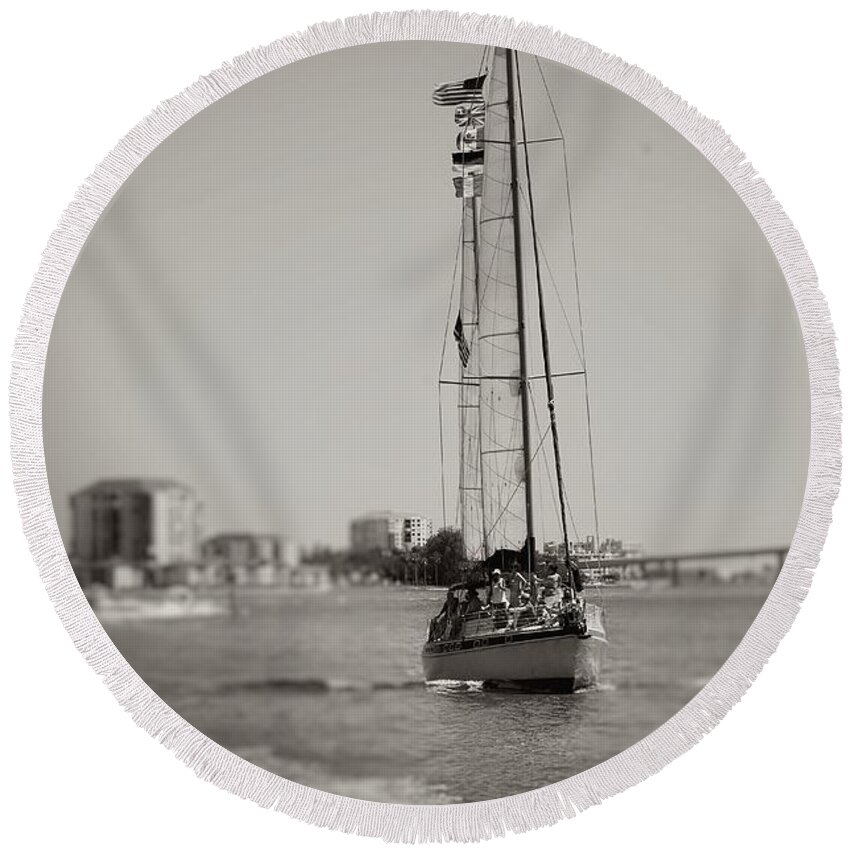 Sail Round Beach Towel featuring the photograph Daydreams by Stoney Lawrentz