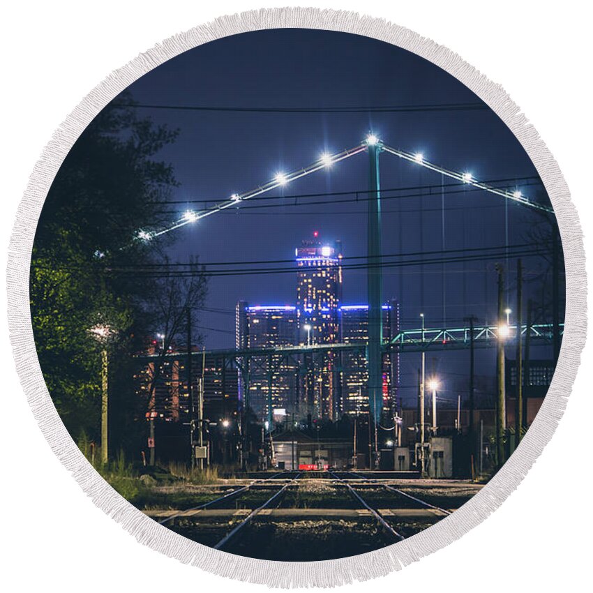 Detroit Round Beach Towel featuring the photograph Detroit from the rails at night by Jay Smith