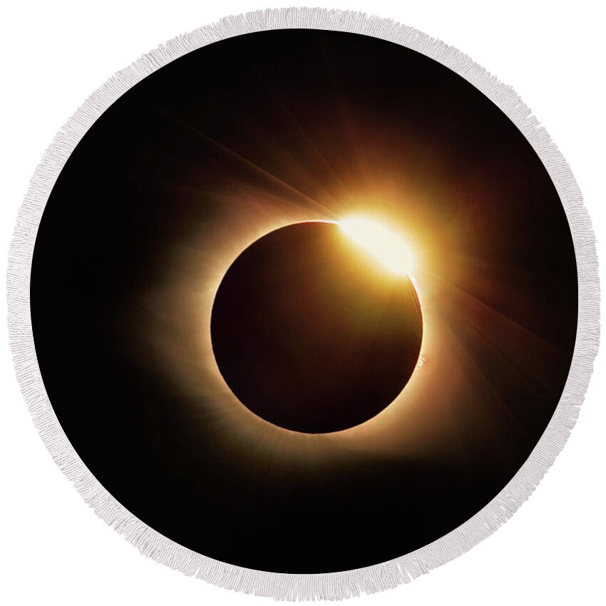 Solar Eclipse Round Beach Towel featuring the photograph Diamond Ring by C Renee Martin
