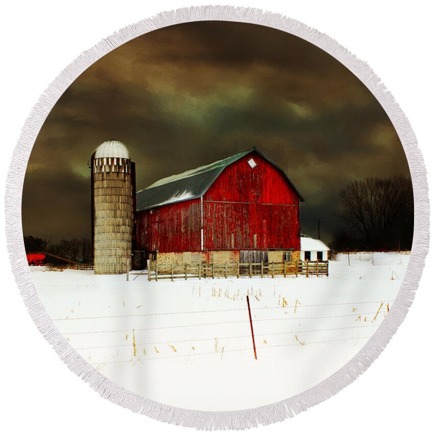 Barn Round Beach Towel featuring the photograph Diamonds In the Sky by Julie Hamilton