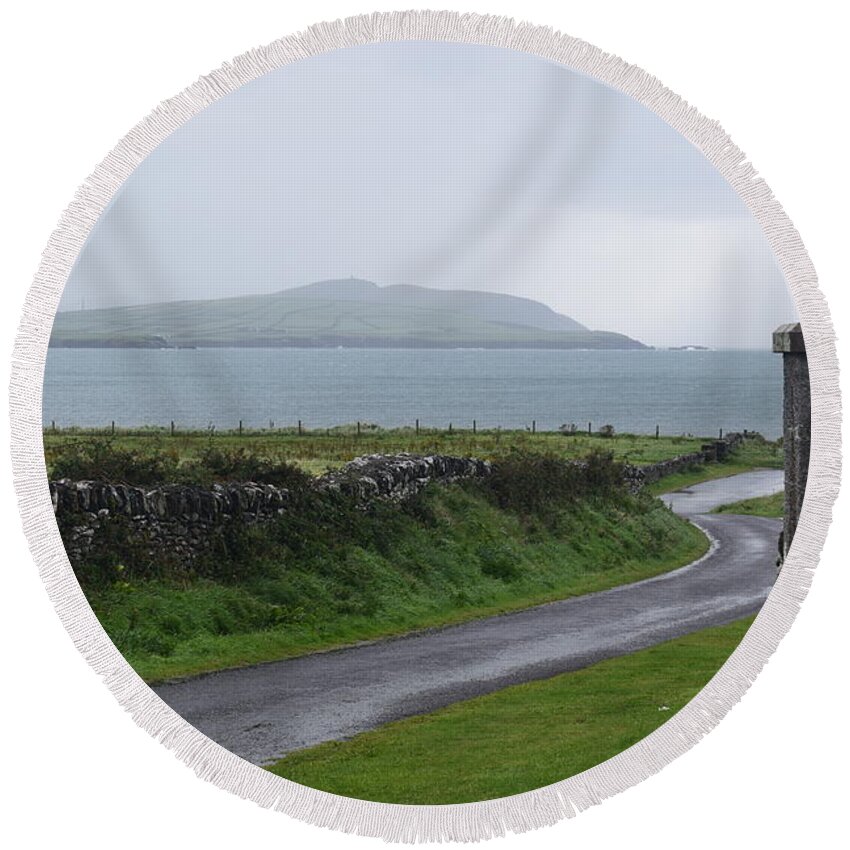 Ireland Round Beach Towel featuring the photograph Dingle Beach View by Curtis Krusie