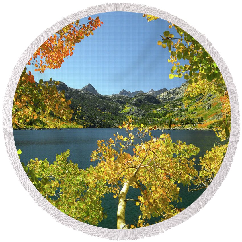 Dm6486 Round Beach Towel featuring the photograph DM6486 Lake Sabrina in Autumn by Ed Cooper Photography