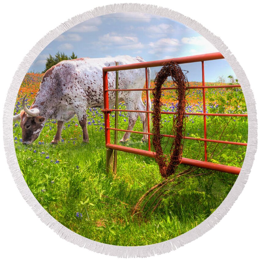 Animals Round Beach Towel featuring the photograph Dont Fence Him In by David and Carol Kelly
