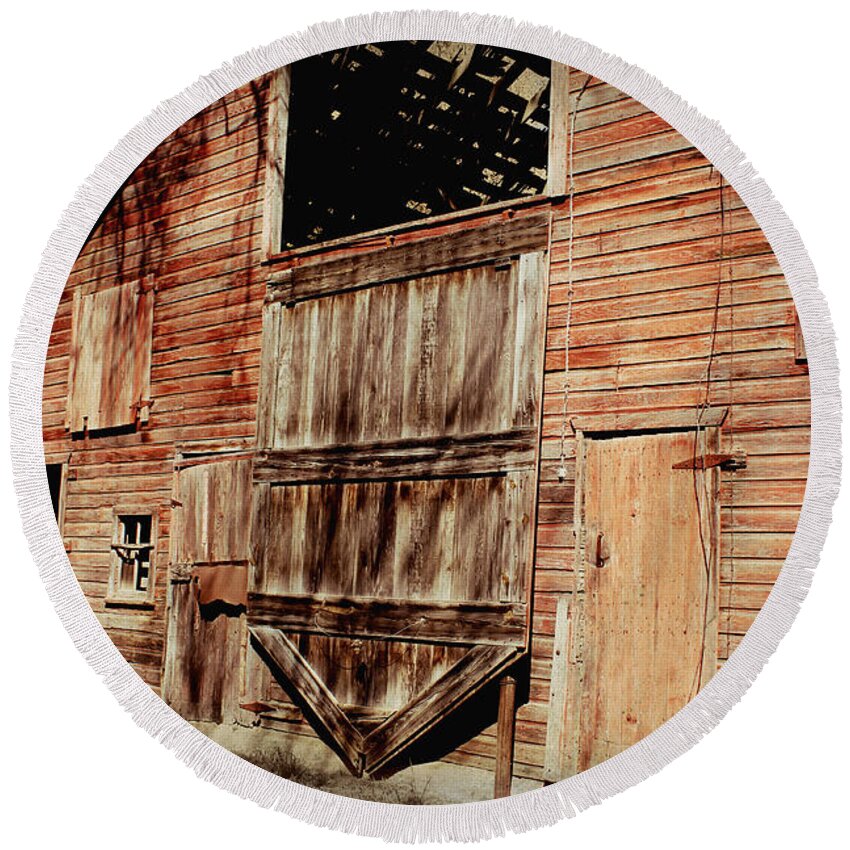  Barn Round Beach Towel featuring the photograph Doors Open by Julie Hamilton
