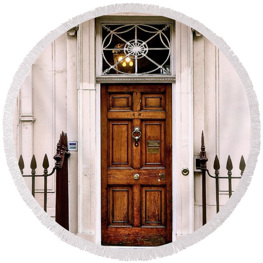 London England Round Beach Towel featuring the photograph Doorway On Albemarle Street by Ira Shander