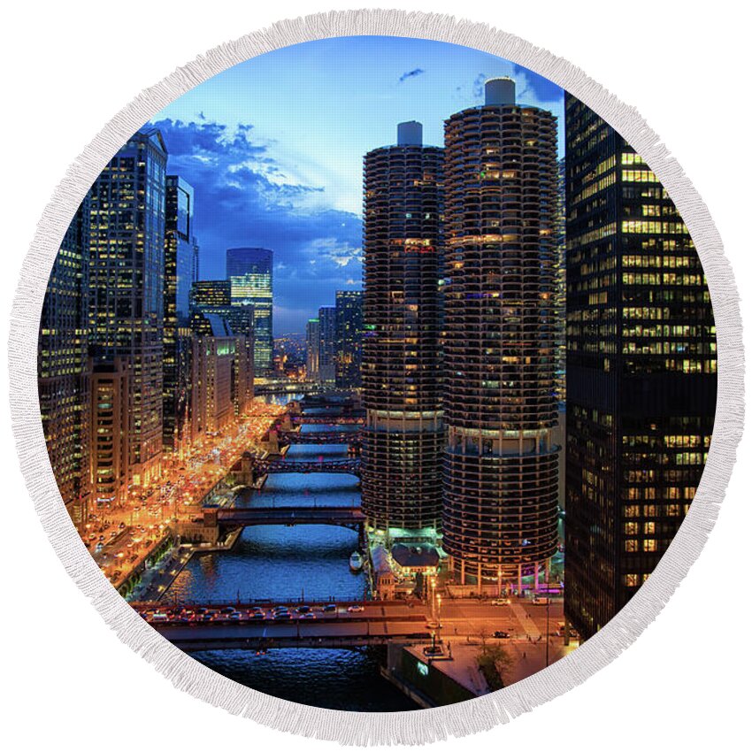 Chicago Round Beach Towel featuring the photograph Down the River by Raf Winterpacht