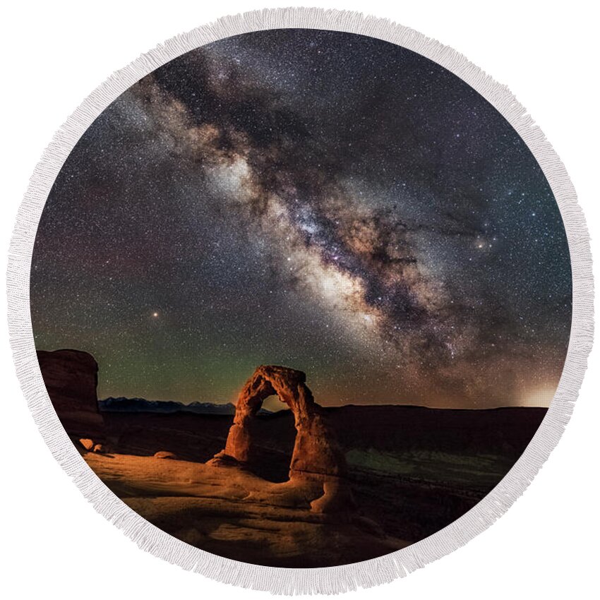 Landscape Round Beach Towel featuring the photograph Dreamer by Russell Pugh