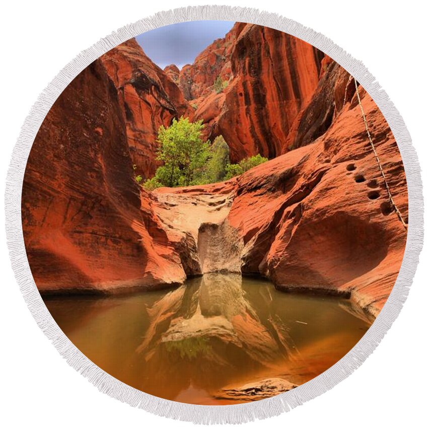 Red Cliffs Round Beach Towel featuring the photograph Dry Fall Reflections by Adam Jewell