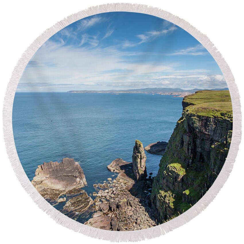 Landscape Round Beach Towel featuring the photograph Handa Island - Sutherland by Pat Speirs